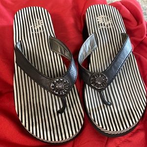 Yellow Box black thong wedge sandals size 8
